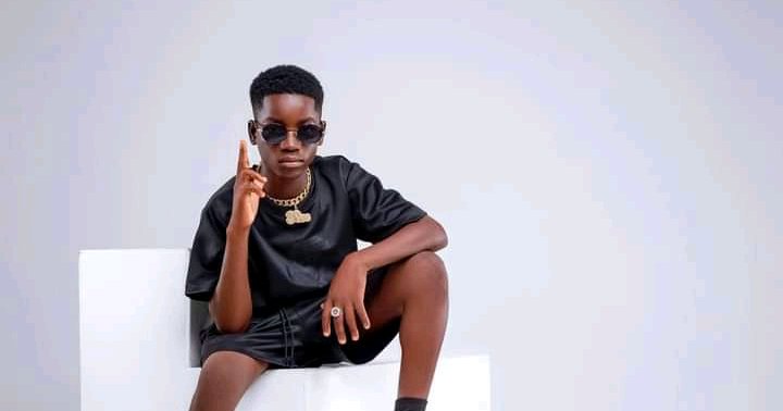 djecomon-le-jeune-talent-r-v-l-par-legend-fraternit-fm-parakou